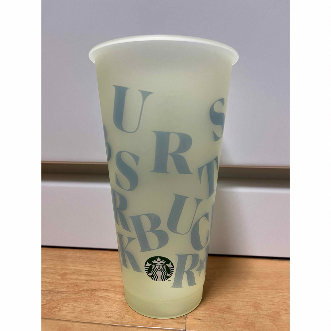 Starbucks Coffee(スターバックスコーヒー)のスターバックス　ミステリーカラーチェンジングリユーザブルコールドカップ710ml インテリア/住まい/日用品のキッチン/食器(タンブラー)の商品写真