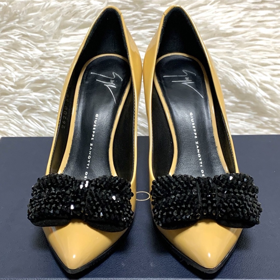 GIUZEPPE ZANOTTI(ジュゼッペザノッティ)の【極美品】Giuseppe Zanotti ストーン リボン エナメル パンプス レディースの靴/シューズ(ハイヒール/パンプス)の商品写真