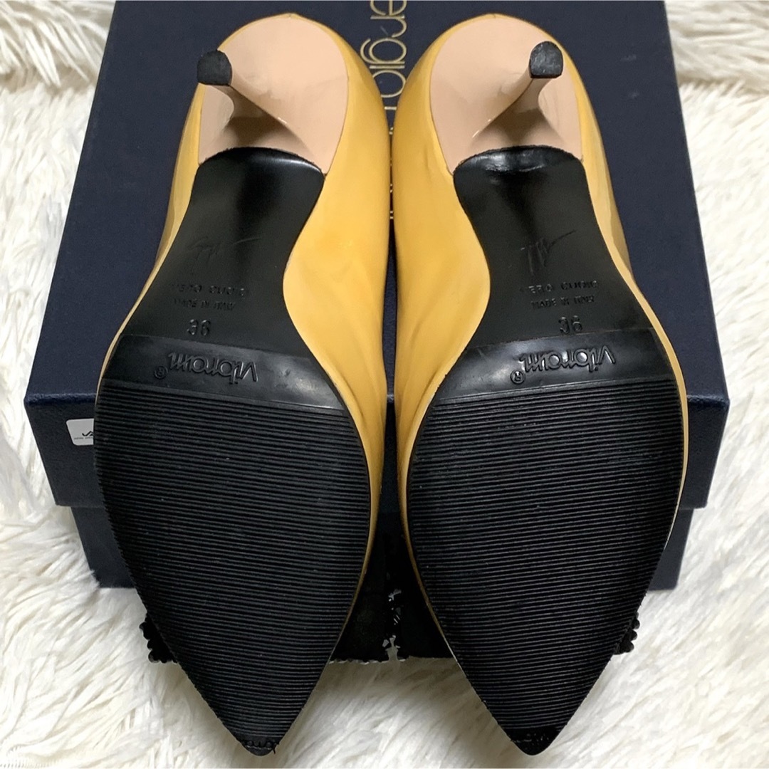 GIUZEPPE ZANOTTI(ジュゼッペザノッティ)の【極美品】Giuseppe Zanotti ストーン リボン エナメル パンプス レディースの靴/シューズ(ハイヒール/パンプス)の商品写真