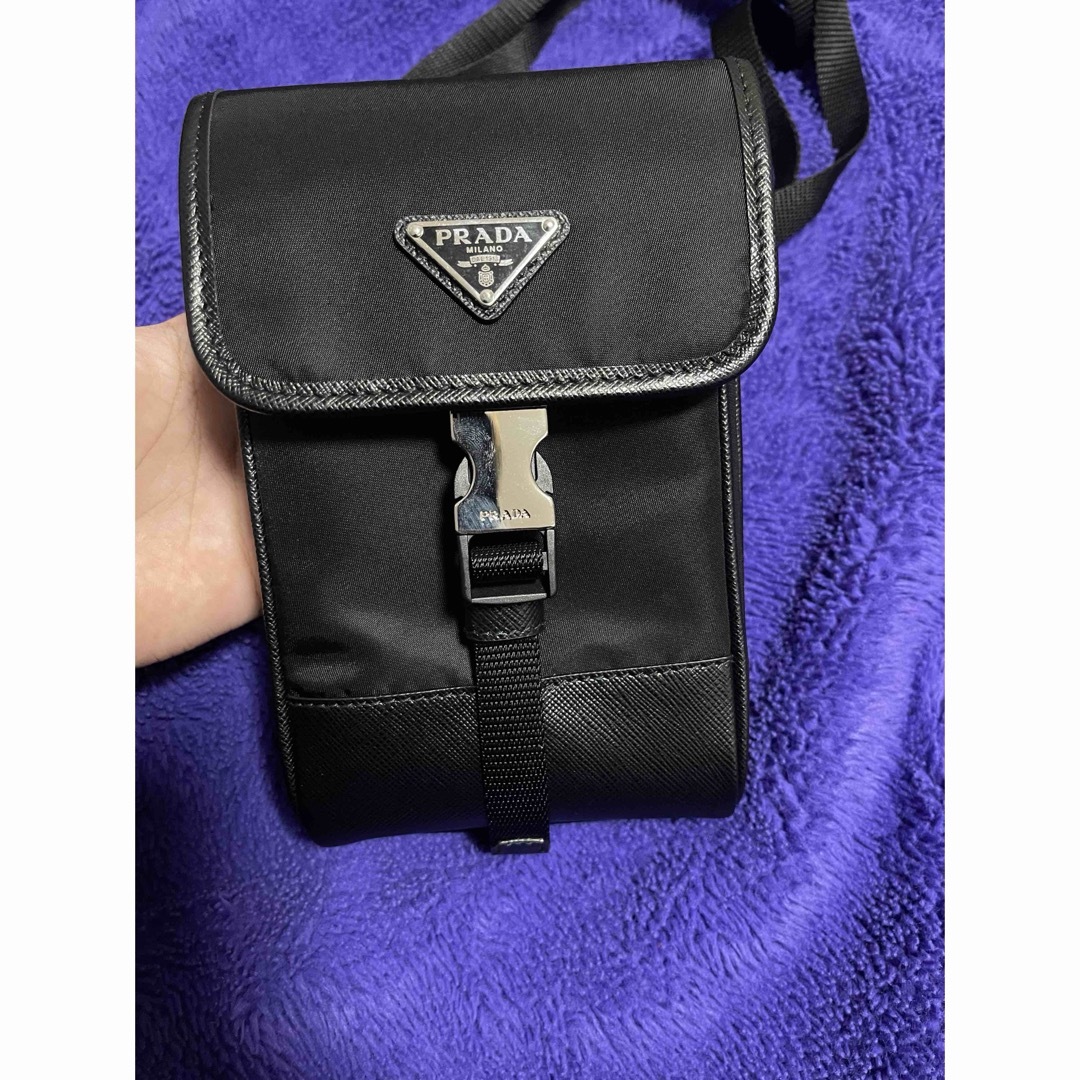 PRADA(プラダ)の【PRADA】プラダ Re-Nylon & サフィアーノレザー スマホケース レディースのバッグ(ショルダーバッグ)の商品写真