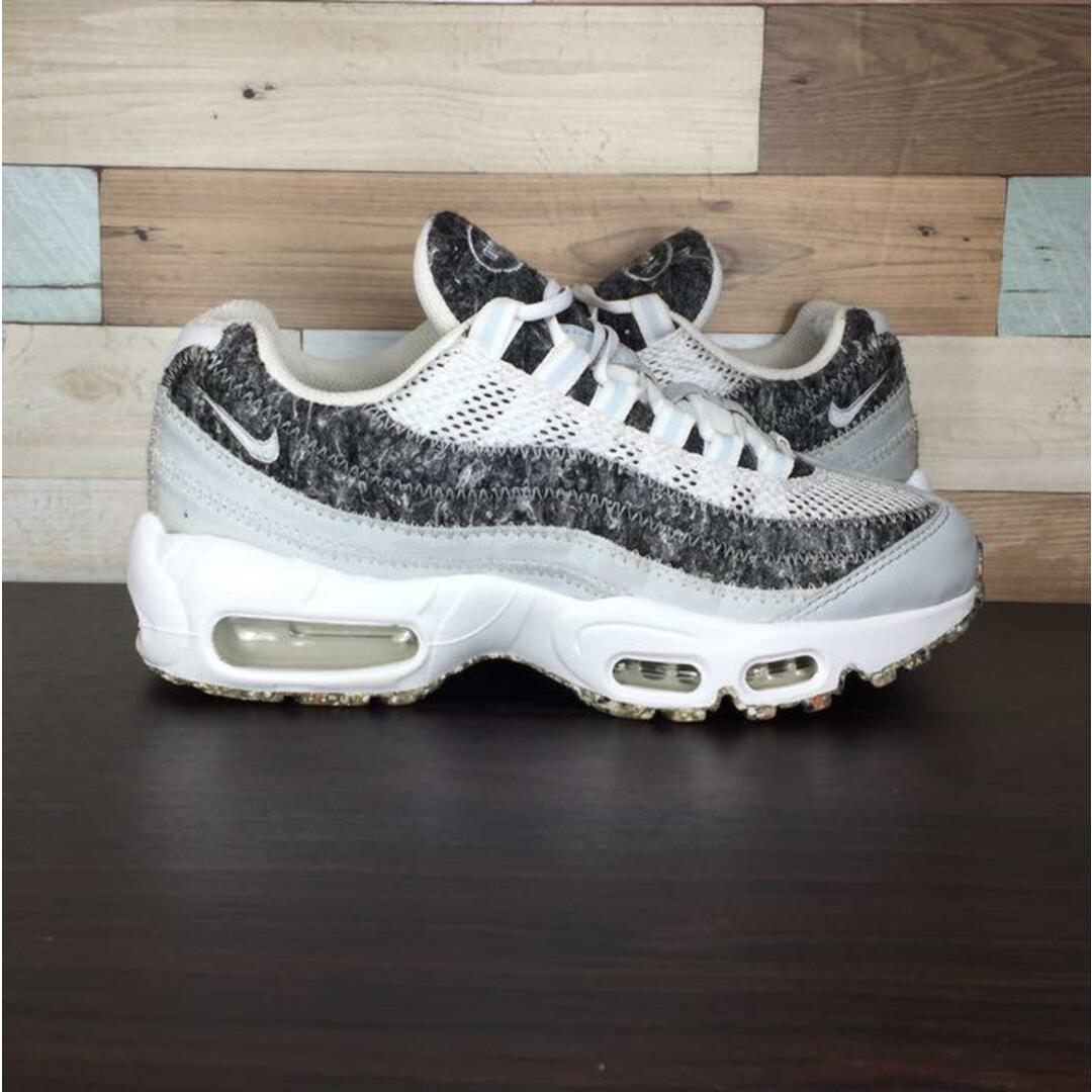 NIKE(ナイキ)のNIKE AIR MAX 95 SE 23.5cm レディースの靴/シューズ(スニーカー)の商品写真