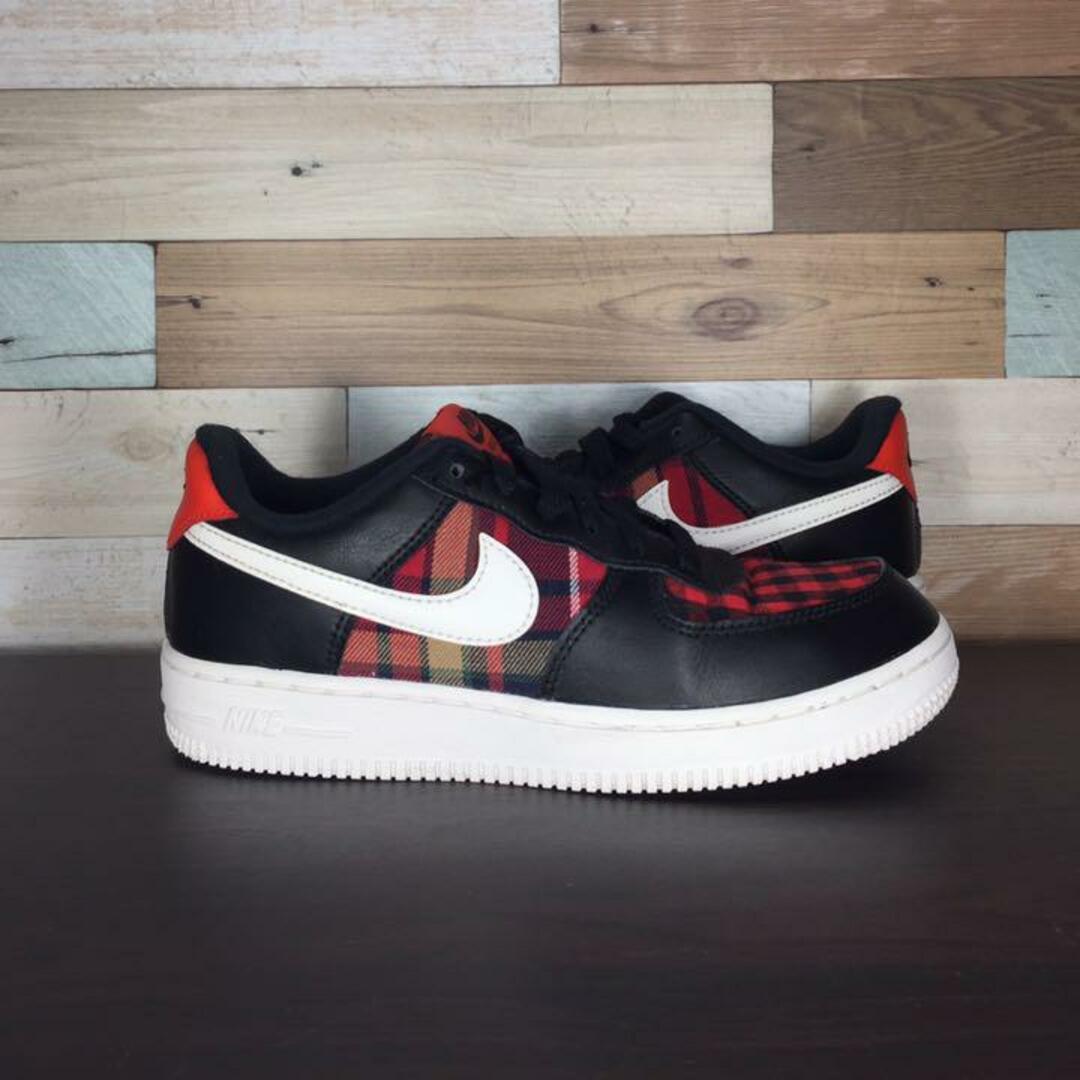 NIKE AIR FORCE 1 LV8 LOW 22cm レディースの靴/シューズ(スニーカー)の商品写真