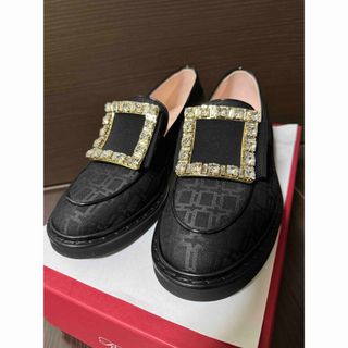 ROGER VIVIER - 美品ロジェヴィヴィエ ヴィヴ レンジャー ストラス バックル ローファー正規品