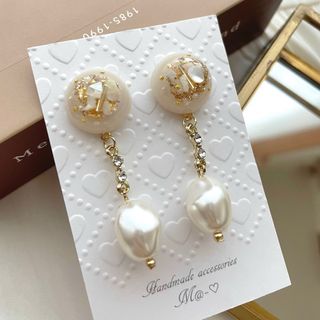 大人可愛い♡ホワイト系×揺れるパール　ピアス　イヤリング(ピアス)