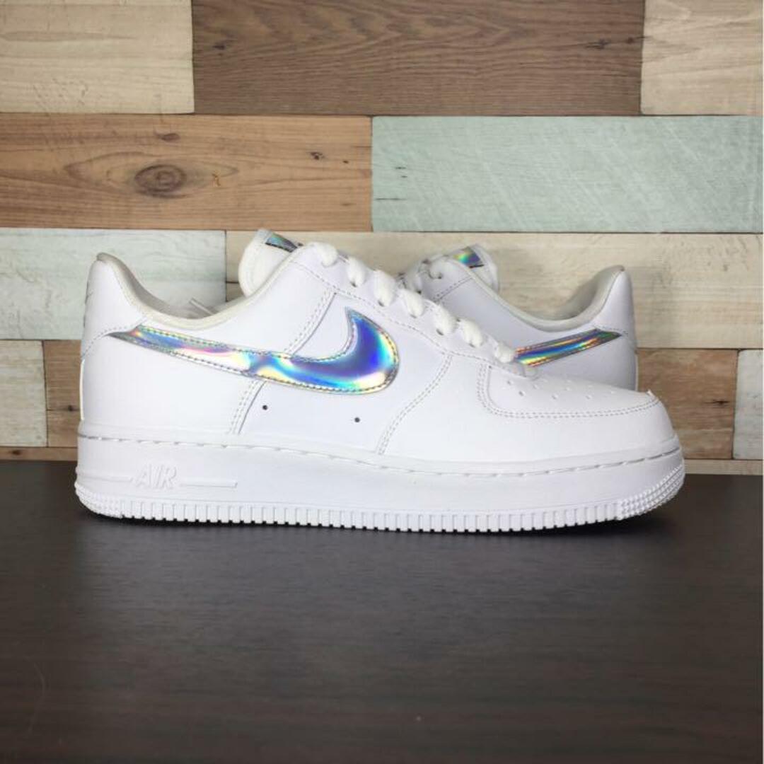 NIKE(ナイキ)のNIKE AIR FORCE 1 '07 ESS 23.5cm 新品 レディースの靴/シューズ(スニーカー)の商品写真