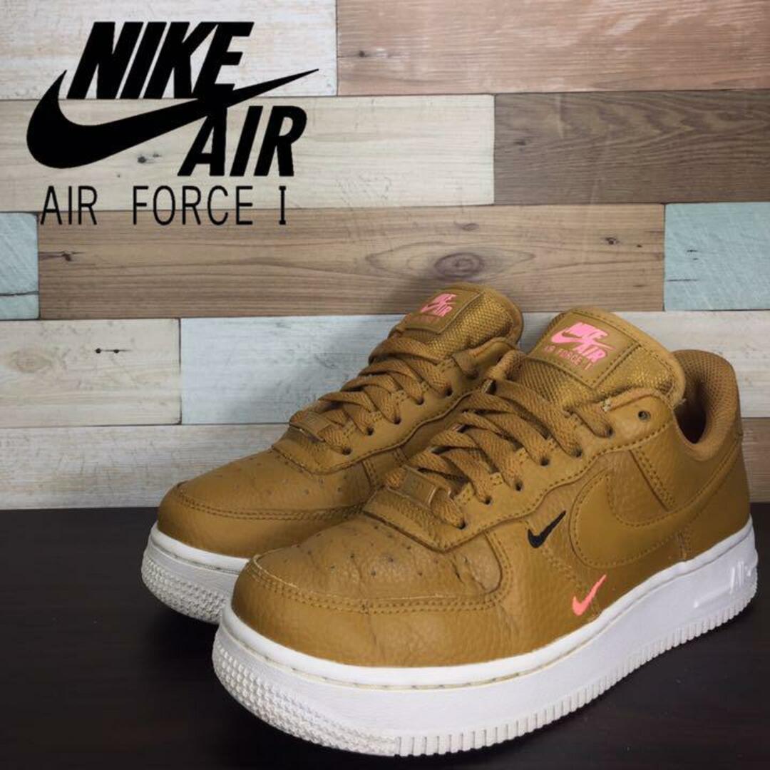 NIKE(ナイキ)のNIKE AIR FORCE 1 ’07 ESSENTIAL 23cm レディースの靴/シューズ(スニーカー)の商品写真