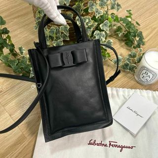 Ferragamo - 新品　Ferragamo　フェラガモ　ビバミニバッグ　オールブラック　斜めがけ