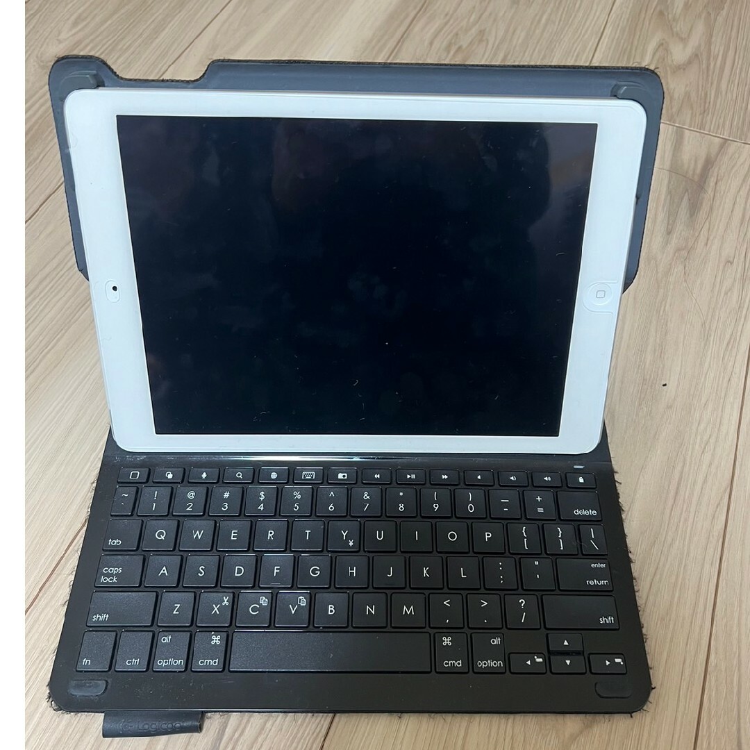 iPad(アイパッド)のiPad Air wi-fi cellular Logicool キーボード スマホ/家電/カメラのPC/タブレット(タブレット)の商品写真