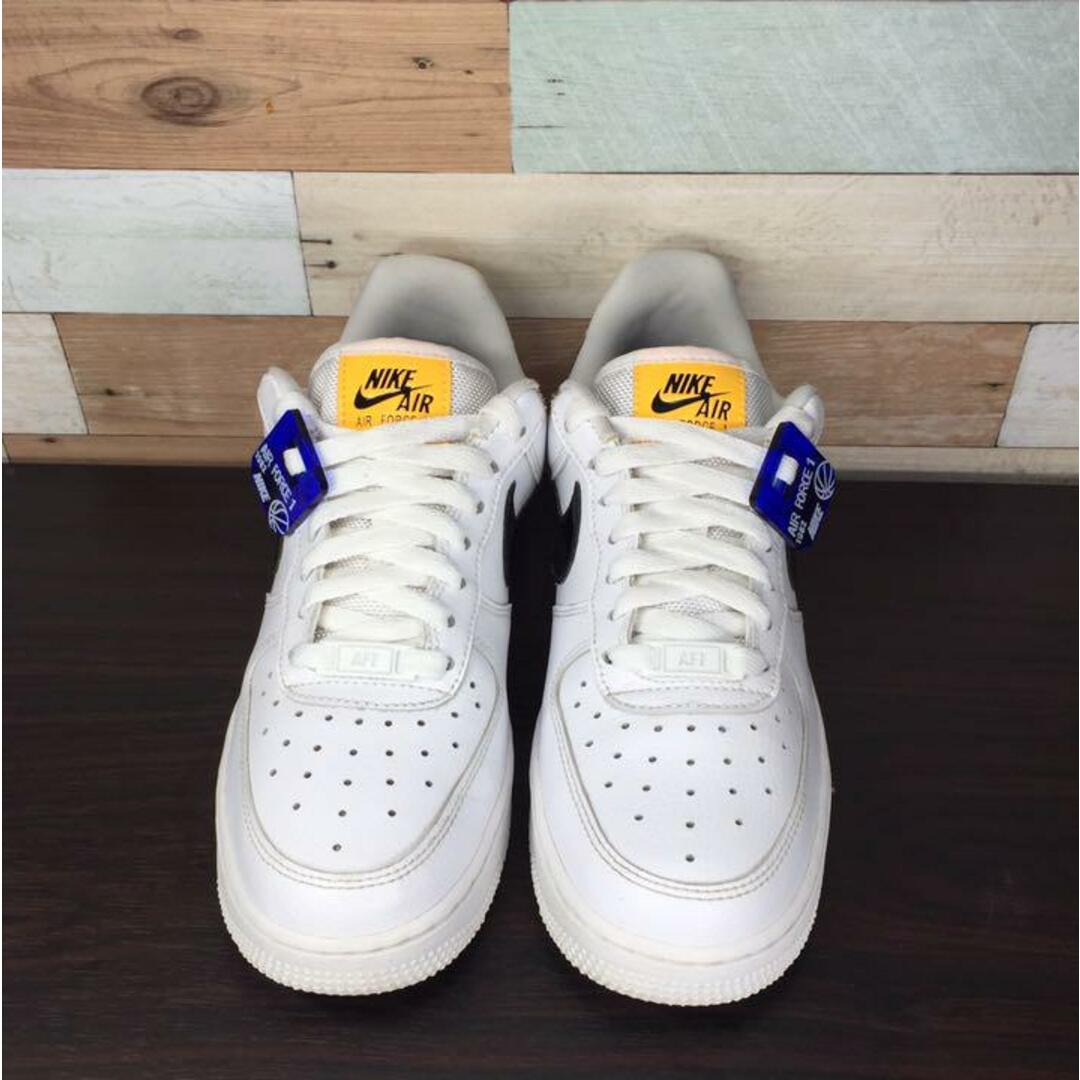 NIKE(ナイキ)のNIKE AIR FORCE 1 '07 SE 24cm レディースの靴/シューズ(スニーカー)の商品写真