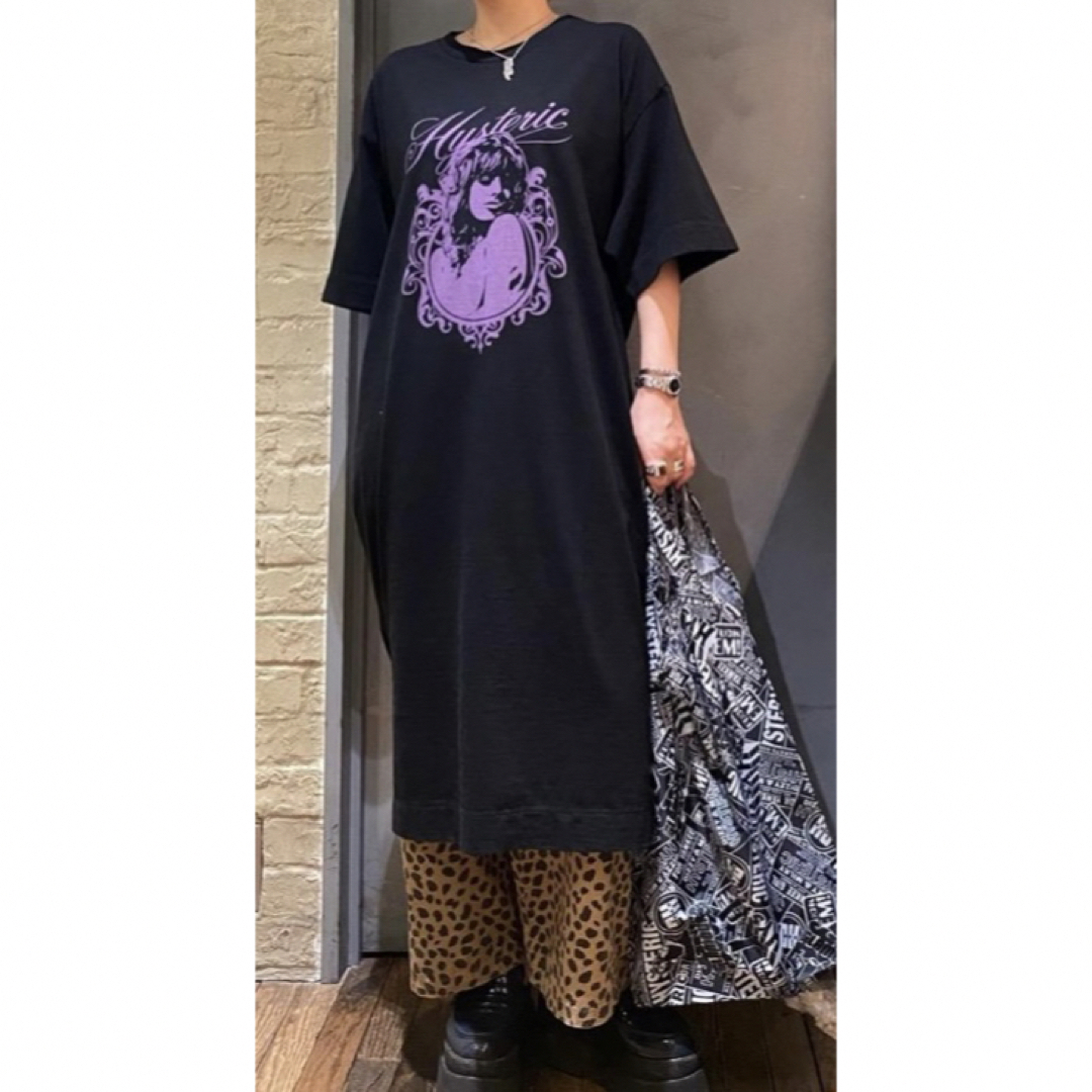 HYSTERIC GLAMOUR(ヒステリックグラマー)の新品　ヒステリックグラマー　HYS WOMAN ワンピース　黒 レディースのワンピース(ひざ丈ワンピース)の商品写真