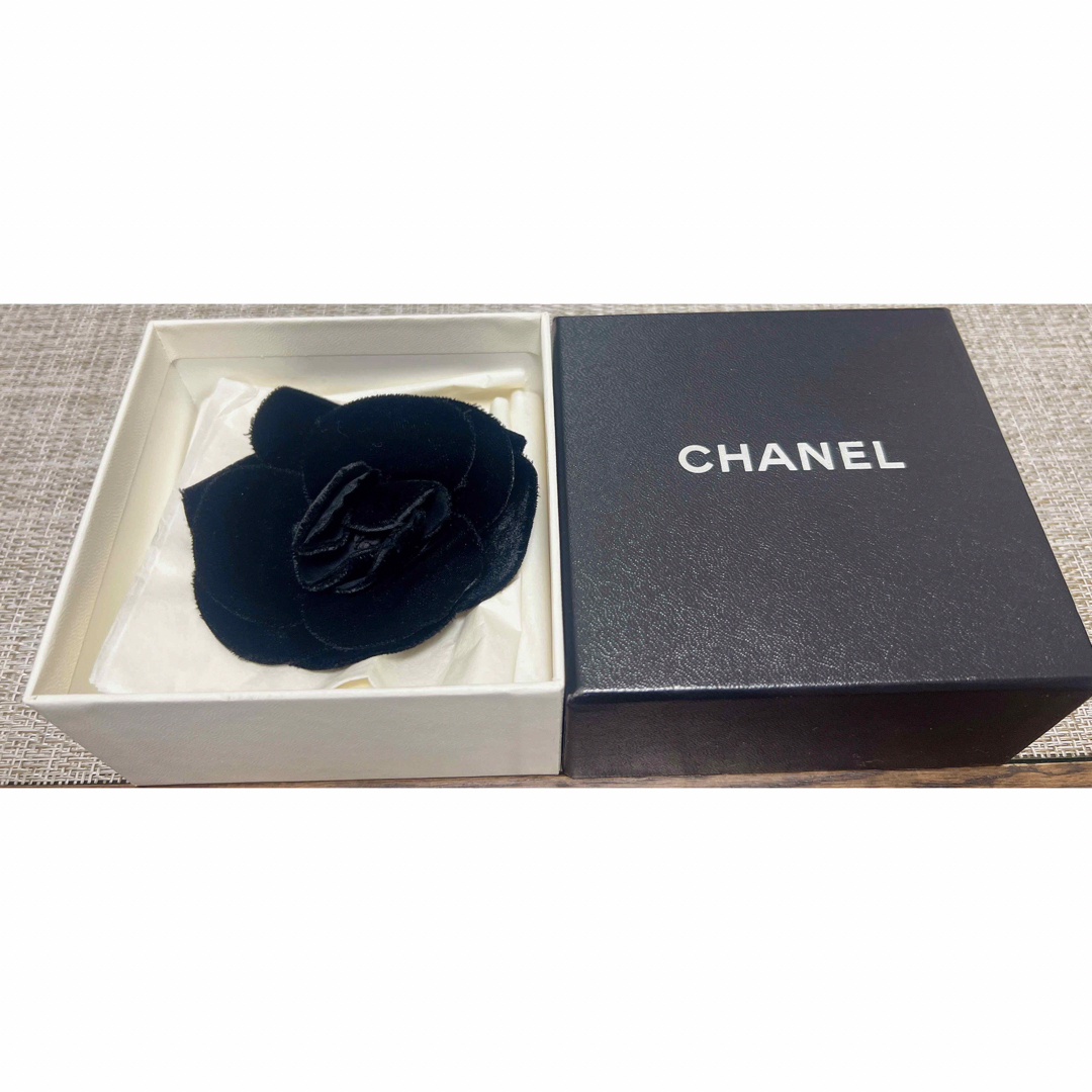 CHANEL(シャネル)のシャネル　コサージュ レディースのアクセサリー(ブローチ/コサージュ)の商品写真