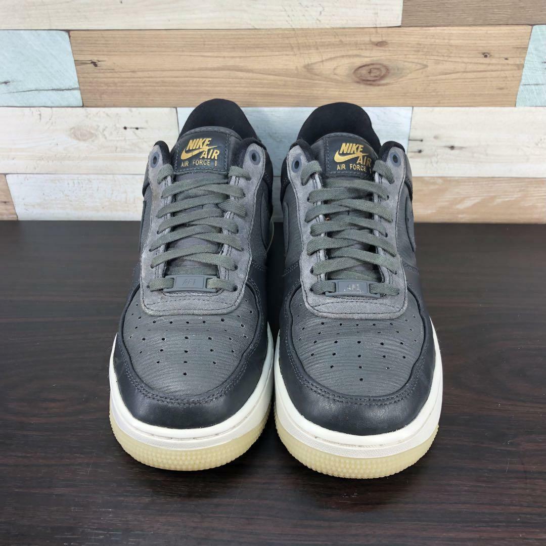 NIKE(ナイキ)のNIKE AIR FORCE 1 07 LX 26cm メンズの靴/シューズ(スニーカー)の商品写真