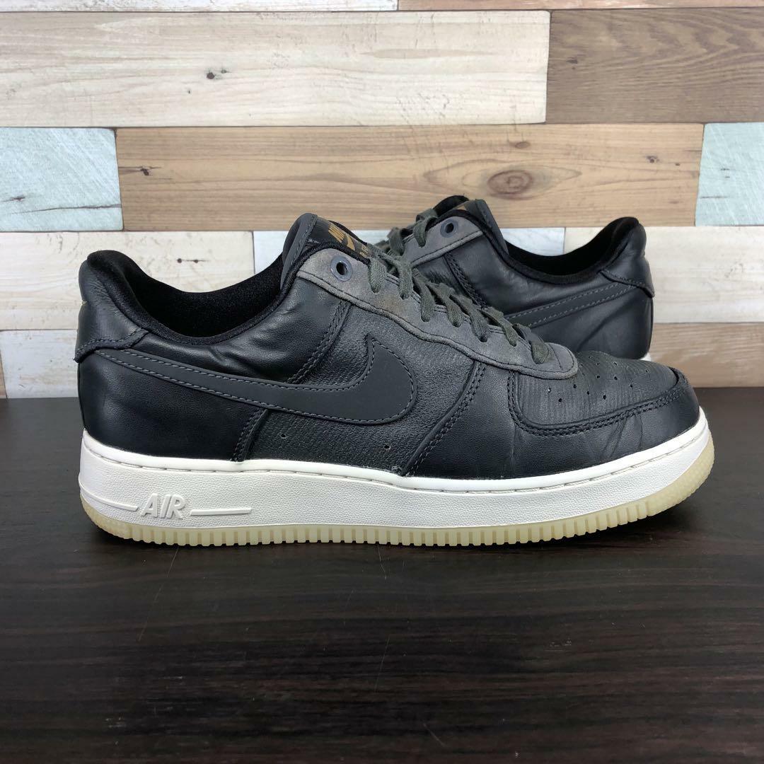 NIKE(ナイキ)のNIKE AIR FORCE 1 07 LX 26cm メンズの靴/シューズ(スニーカー)の商品写真