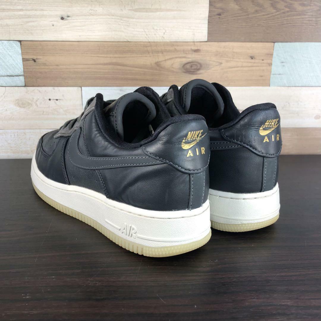 NIKE(ナイキ)のNIKE AIR FORCE 1 07 LX 26cm メンズの靴/シューズ(スニーカー)の商品写真