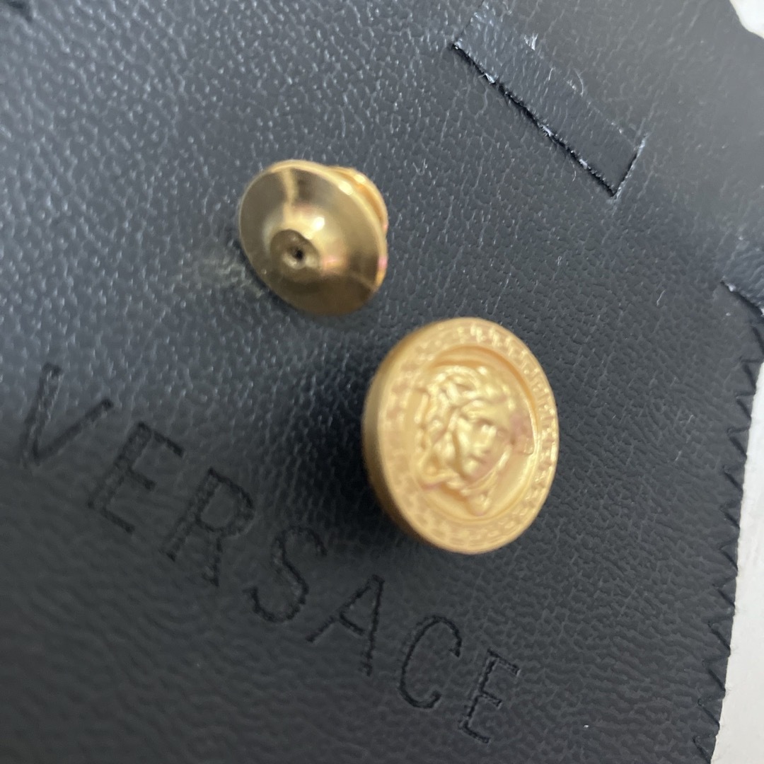 VERSACE(ヴェルサーチ)のVERSACEピンバッジ メンズのファッション小物(ネクタイ)の商品写真