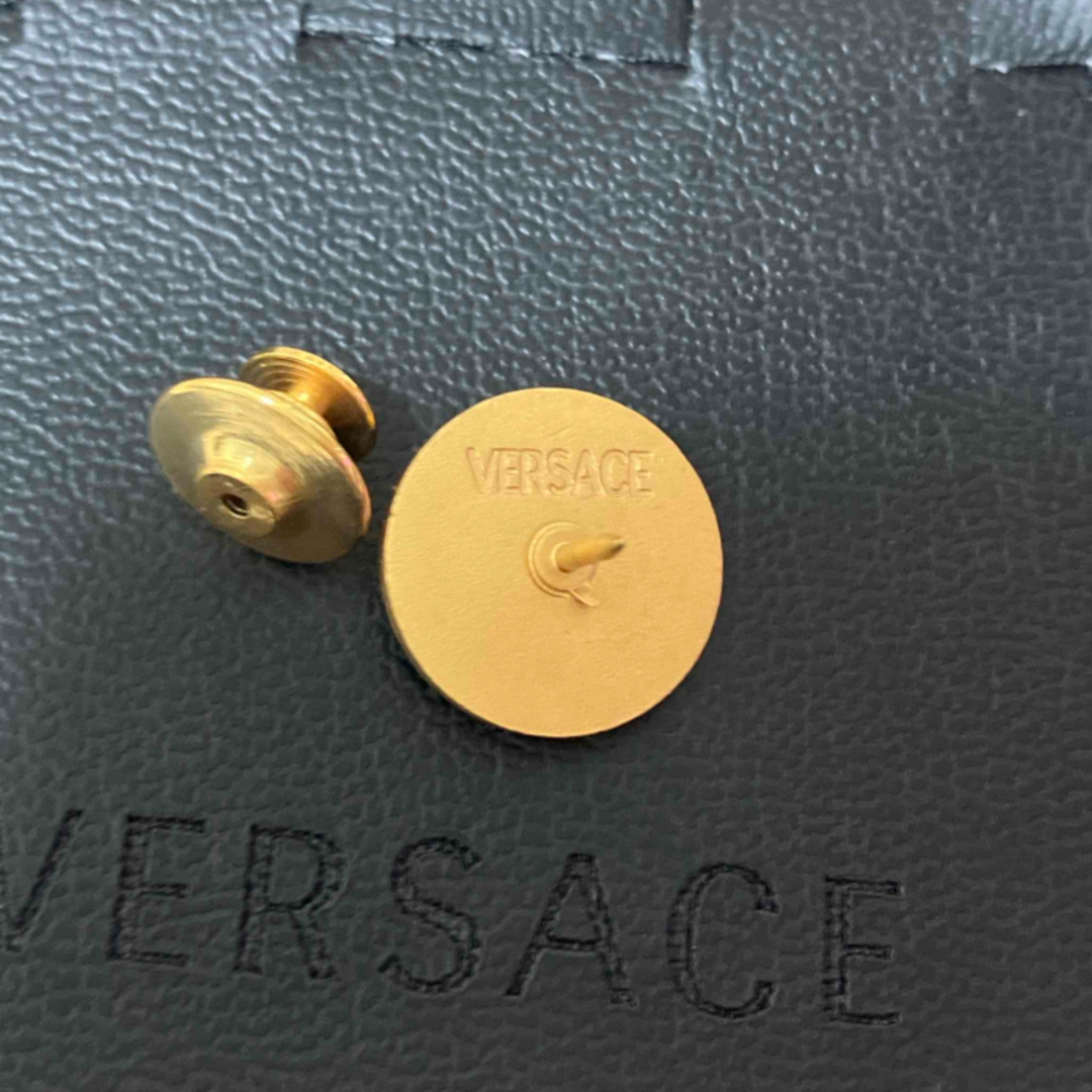 VERSACE(ヴェルサーチ)のVERSACEピンバッジ メンズのファッション小物(ネクタイ)の商品写真