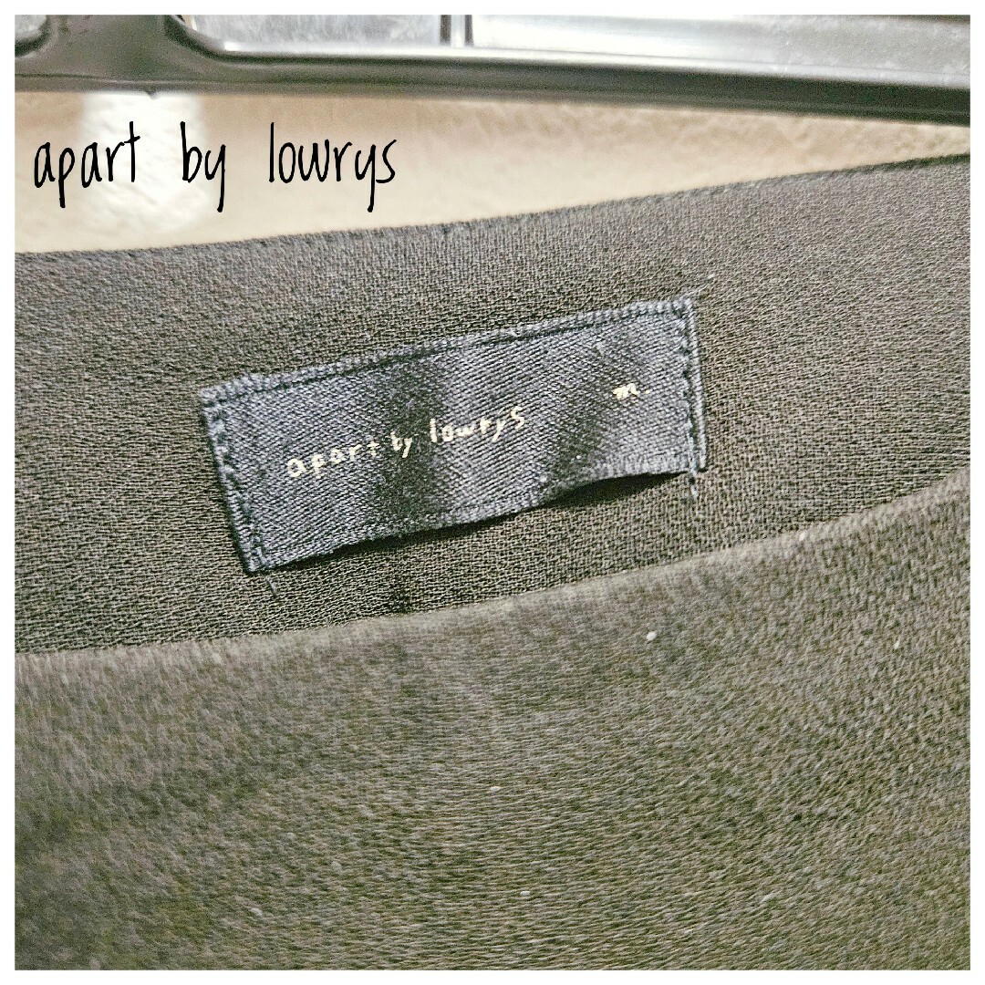 apart by lowrys(アパートバイローリーズ)のテーパードパンツ　スラックス　apart by lowrys　黒　M　式　行事 レディースのパンツ(カジュアルパンツ)の商品写真