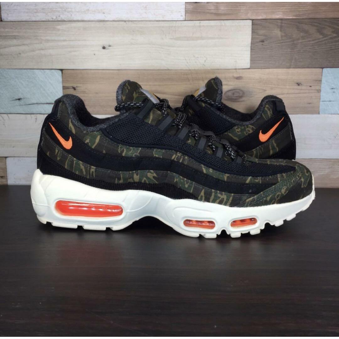 NIKE(ナイキ)のNIKE AIR MAX 95 WIP CARHARTT 25cm メンズの靴/シューズ(スニーカー)の商品写真