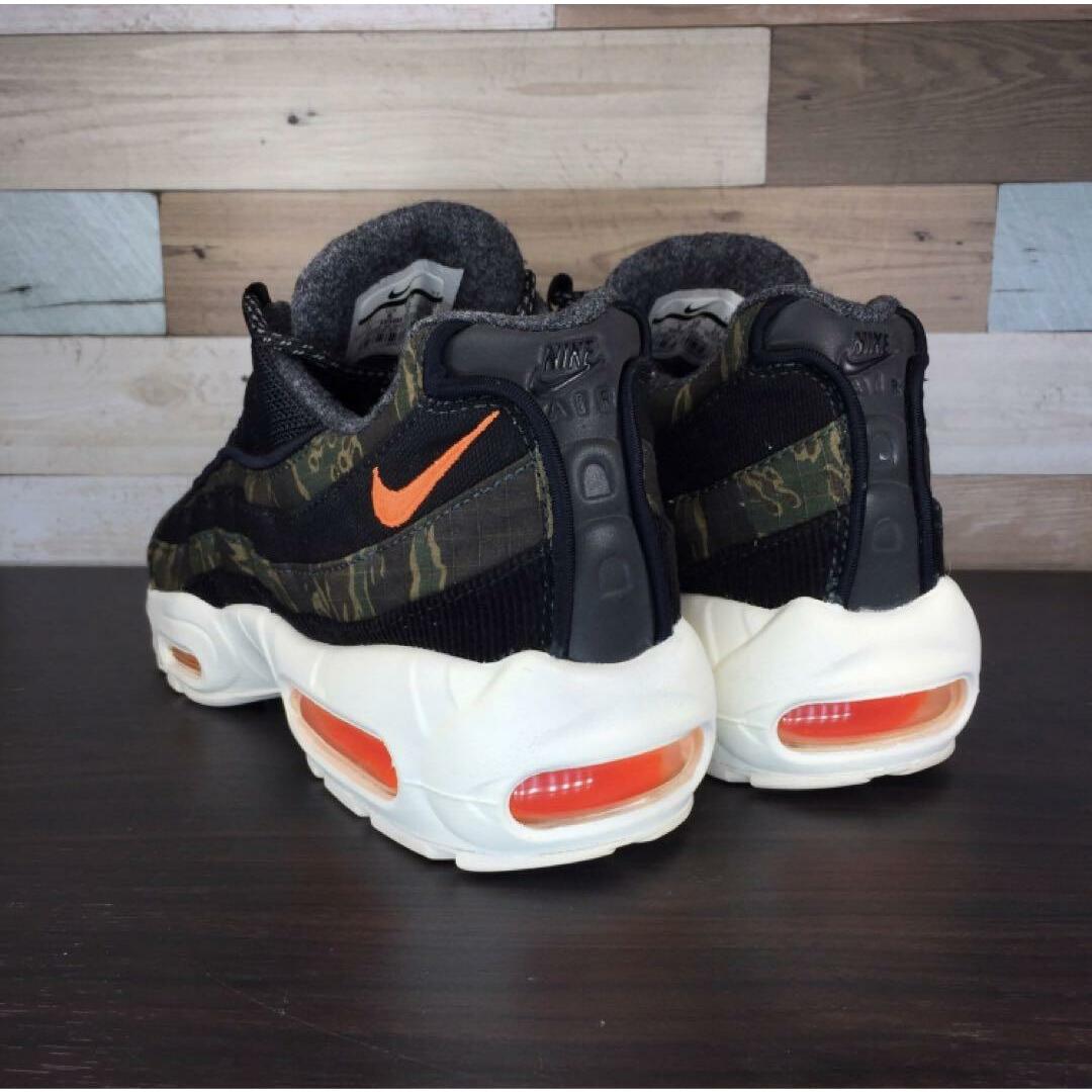 NIKE(ナイキ)のNIKE AIR MAX 95 WIP CARHARTT 25cm メンズの靴/シューズ(スニーカー)の商品写真