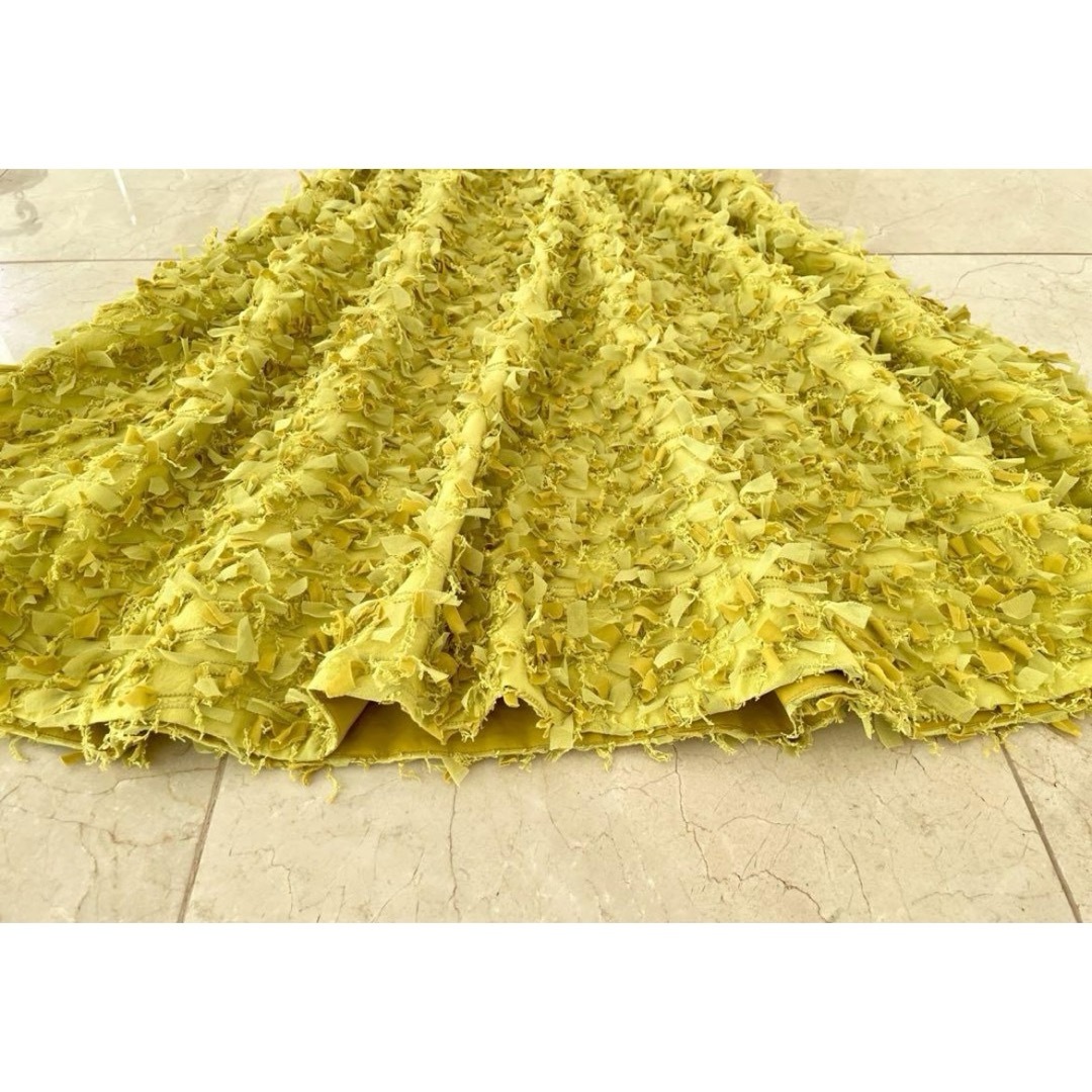 Drawer(ドゥロワー)のSHE Tokyo Elliy feather yellow モケモケスカート レディースのスカート(ロングスカート)の商品写真