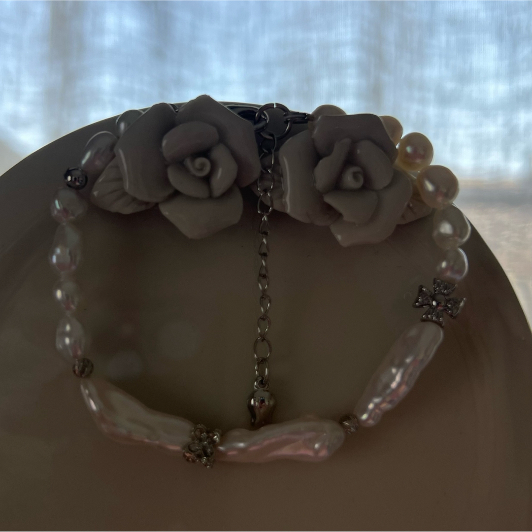 パールブレスレット　天然本真珠　淡水パール　バロックパール　ビワパール　ホワイト ハンドメイドのアクセサリー(ブレスレット/バングル)の商品写真