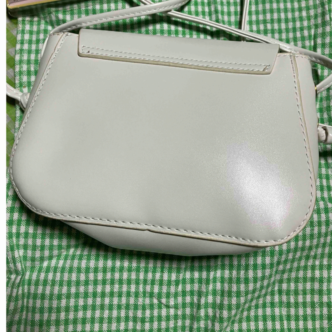 フェイクレザー　ミニショルダー　未使用　#推し活ホワイト　ポシェット レディースのバッグ(ショルダーバッグ)の商品写真