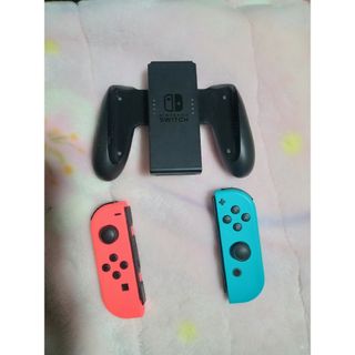 ニンテンドースイッチ(Nintendo Switch)のswitch  ジョイコン　グリップ　セット　動作確認済み Joy-Con(その他)