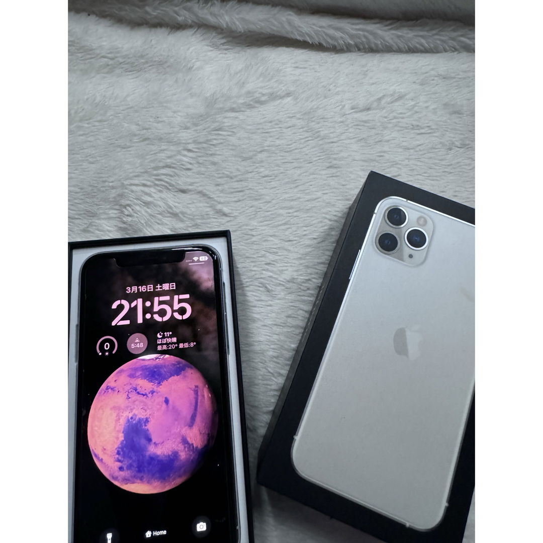 iPhone(アイフォーン)のIphone 11 pro 512GB  SIMフリー ホワイト スマホ/家電/カメラのスマートフォン/携帯電話(スマートフォン本体)の商品写真