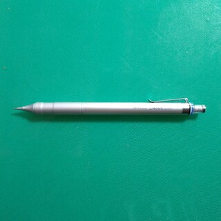 トンボ鉛筆　シャープペンシル　モノグラフファイン　シルバー　0.5mm