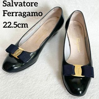 サルヴァトーレフェラガモ(Salvatore Ferragamo)の【人気✨】サルヴァトーレフェラガモ☆フラットパンプス☆エナメル☆22.5cm☆黒(ハイヒール/パンプス)