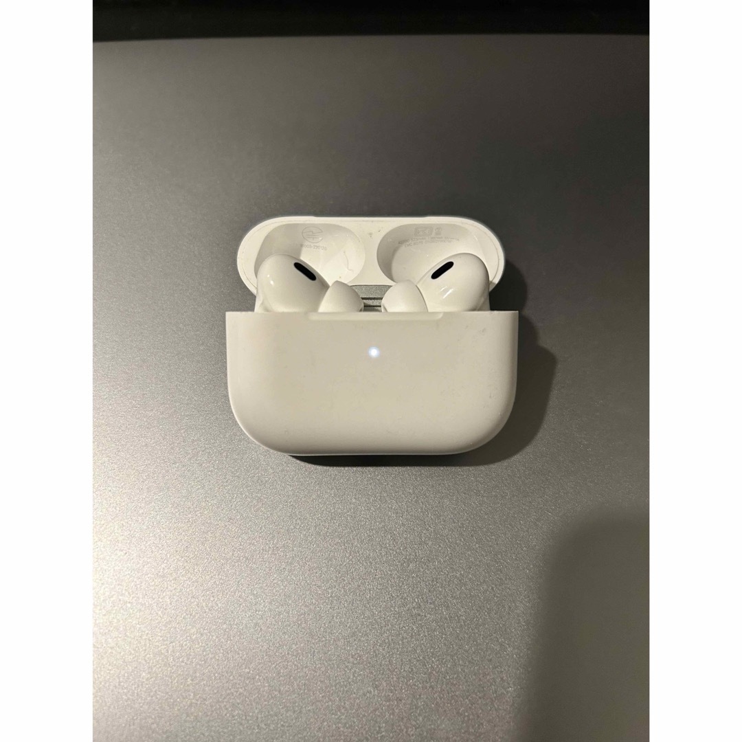 アップル Airpods Pro 第2世代 スマホ/家電/カメラのオーディオ機器(ヘッドフォン/イヤフォン)の商品写真