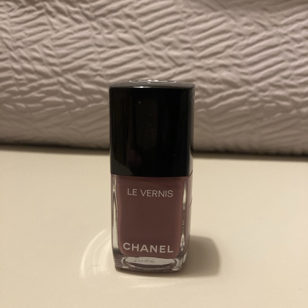 CHANEL(シャネル)のCHANEL ヴェルニ　137 ソルシエール コスメ/美容のネイル(マニキュア)の商品写真