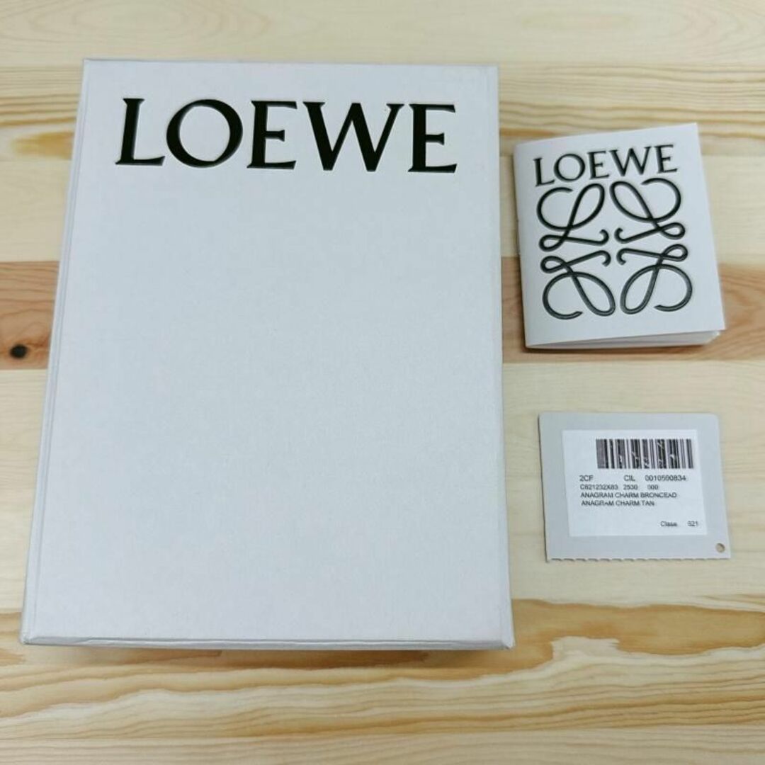 LOEWE(ロエベ)のロエベ LOEWE キーホルダー バッグチャーム アナグラム レザー ブラウン レディースのアクセサリー(チャーム)の商品写真