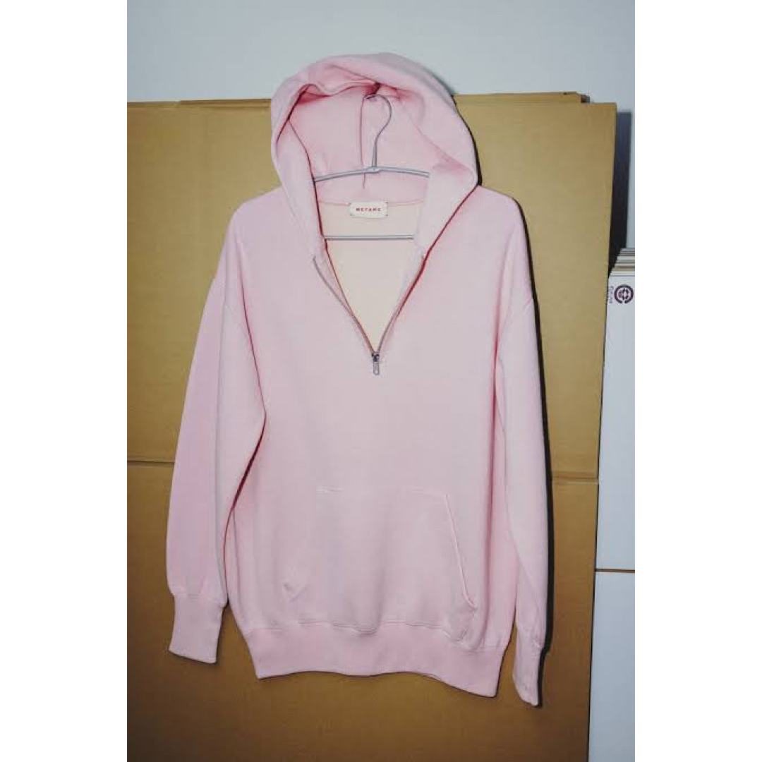 TOMORROWLAND(トゥモローランド)のMEYAME ハーフジップフーディ HALF ZIP KNIT HOODIE レディースのトップス(パーカー)の商品写真