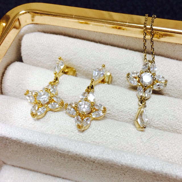 dazzlin(ダズリン)のdazzlin moi♥︎ピアスのみ！ レディースのアクセサリー(ピアス)の商品写真