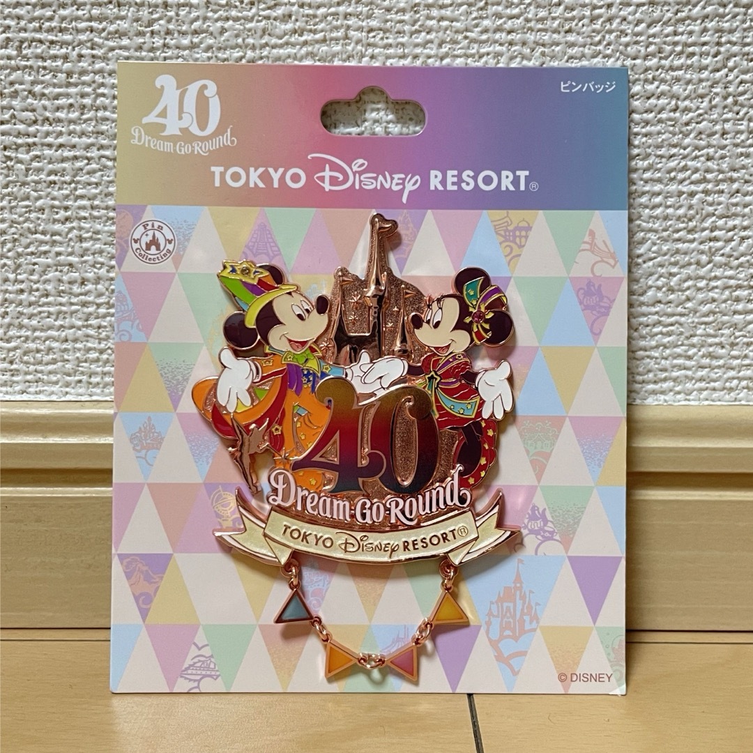 Disney(ディズニー)のディズニー　40周年　ピンバッジ エンタメ/ホビーのアニメグッズ(バッジ/ピンバッジ)の商品写真