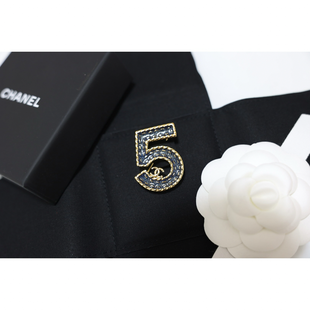 CHANEL(シャネル)のCHANEL シャネル ブローチ レディースのアクセサリー(ブローチ/コサージュ)の商品写真