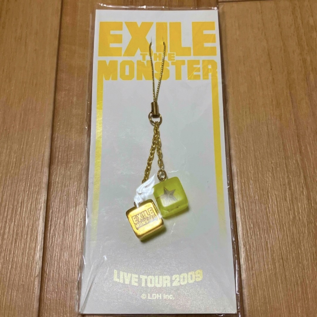 EXILE(エグザイル)のEXILE キューブストラップ　イエロー エンタメ/ホビーのタレントグッズ(ミュージシャン)の商品写真