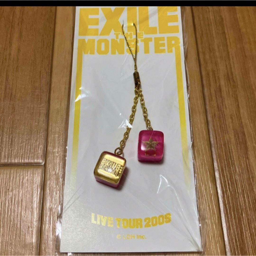 EXILE(エグザイル)のEXILE キューブストラップ　ピンク エンタメ/ホビーのタレントグッズ(ミュージシャン)の商品写真