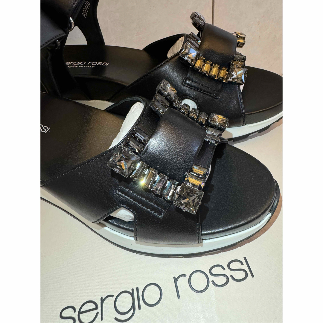 Sergio Rossi(セルジオロッシ)のセルジオロッシ クリスタル ビジュー ランニングサンダル 未使用品 レディースの靴/シューズ(サンダル)の商品写真