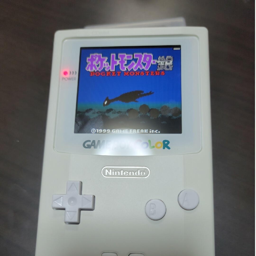 任天堂(ニンテンドウ)のゲームボーイカラー ポケモン 銀 エンタメ/ホビーのゲームソフト/ゲーム機本体(携帯用ゲームソフト)の商品写真