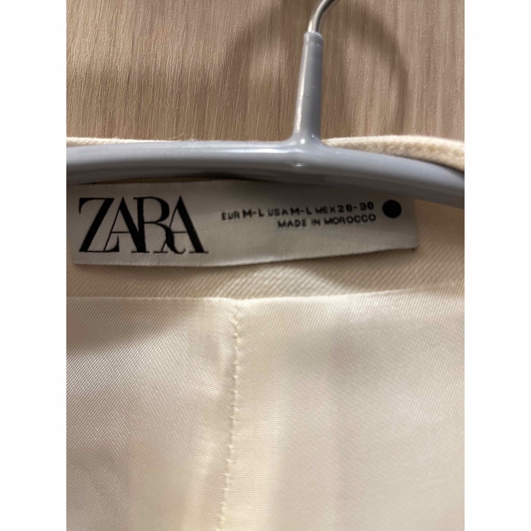 ZARA(ザラ)のZARA ノーカラーベスト レディースのトップス(ベスト/ジレ)の商品写真