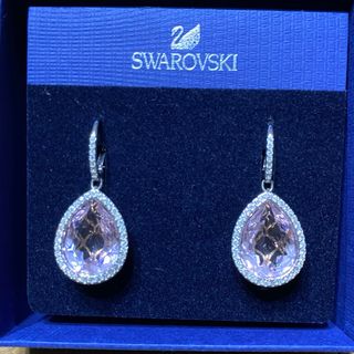 スワロフスキー(SWAROVSKI)のスワロフスキー  ドロップ　ピアス(ピアス)