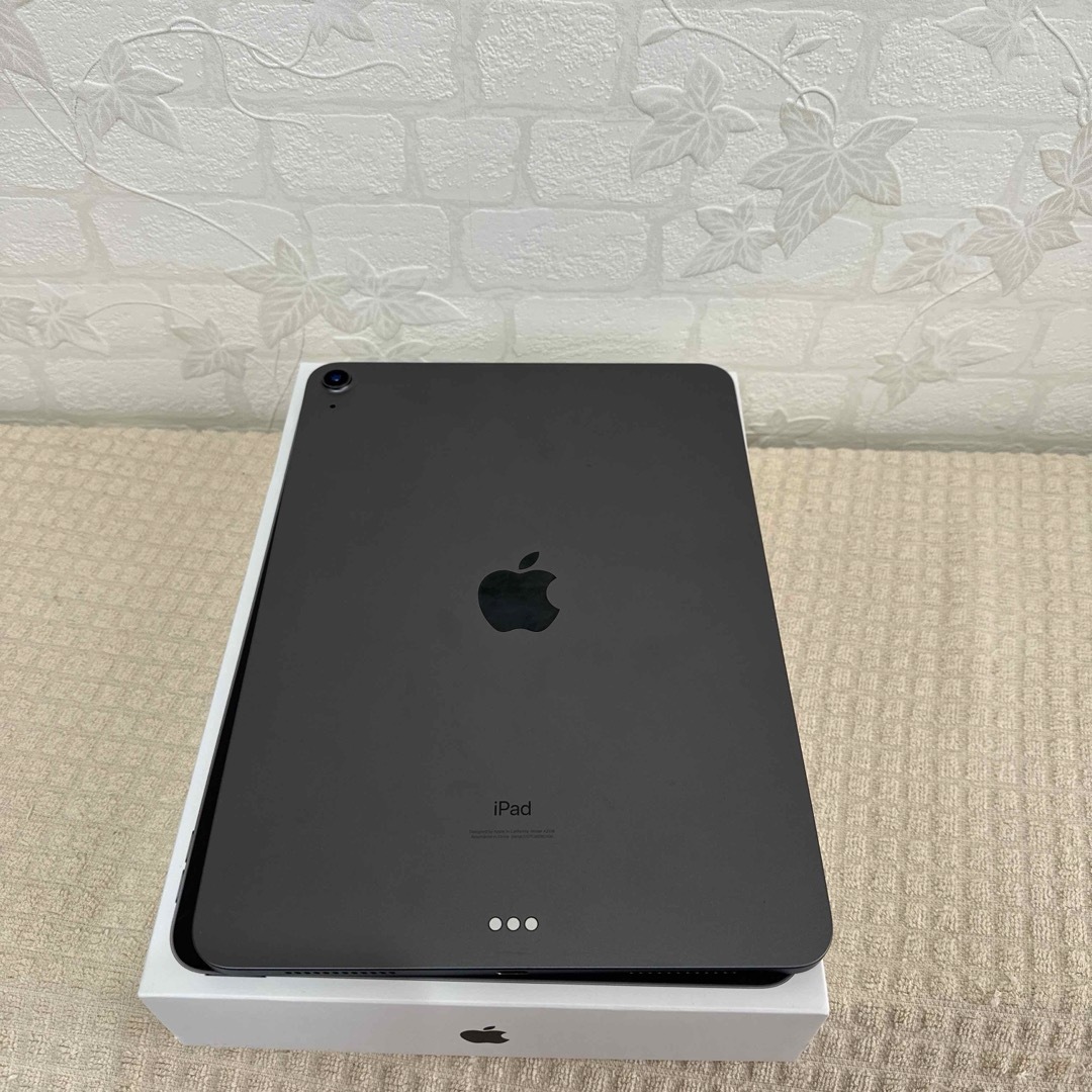 iPad(アイパッド)のApple iPad Air 4  Wi-Fi 64GB『美品』 スマホ/家電/カメラのPC/タブレット(タブレット)の商品写真