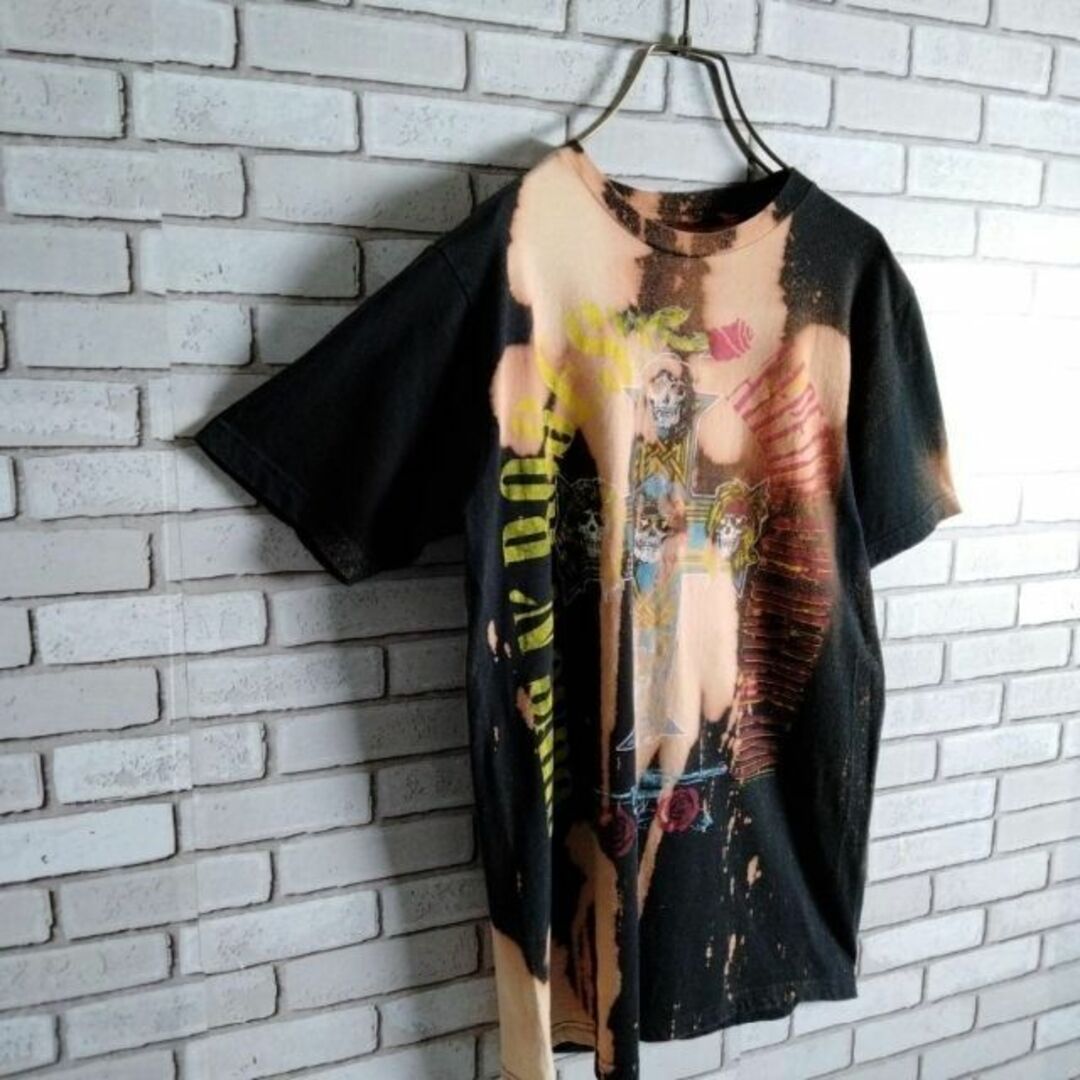 MUSIC TEE(ミュージックティー)のGUNS N'ROSES☆バンドTシャツ　半袖　ブリーチ加工　プリント　黒　Ｍ メンズのトップス(Tシャツ/カットソー(半袖/袖なし))の商品写真