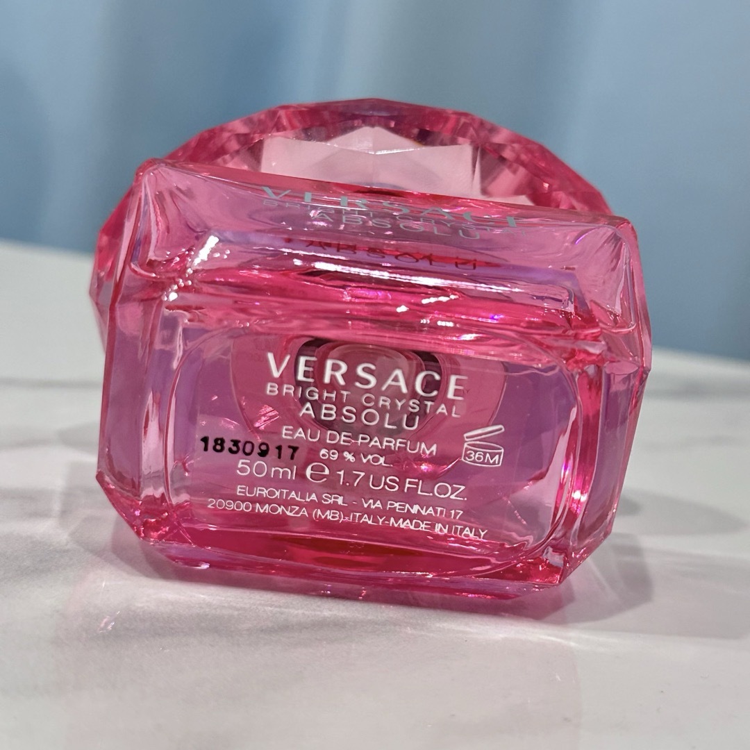 VERSACE(ヴェルサーチ)のヴェルサーチ ブライトクリスタル アブソリュ オーデパルファム 50ml コスメ/美容の香水(香水(女性用))の商品写真