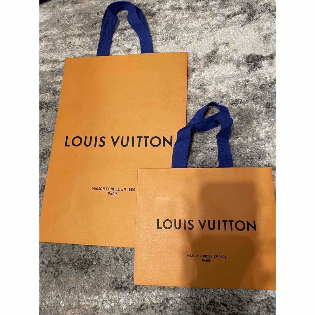 LOUIS VUITTON(ルイヴィトン)のルイヴィトン　紙袋 レディースのバッグ(ショップ袋)の商品写真