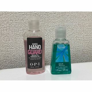 OPI と Bath & Body Works のハンドジェル(アルコールグッズ)