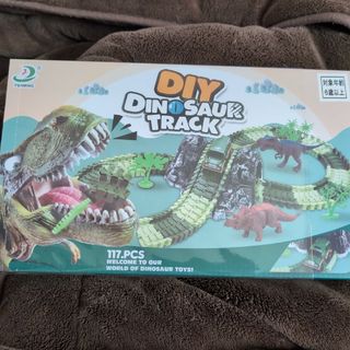 DIY Dinosaur track(トイラジコン)