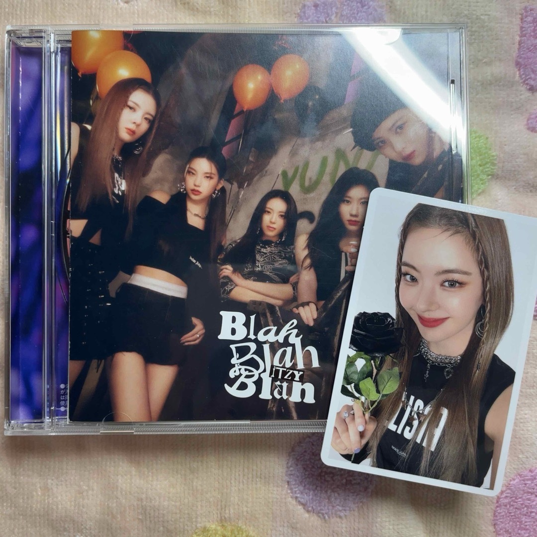ITZY(イッチ)のitzy CD アルバム　Blah　Blah　Blah  リア　 エンタメ/ホビーのCD(K-POP/アジア)の商品写真
